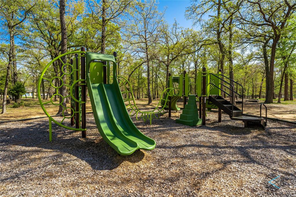 Pinnacle Club - Land