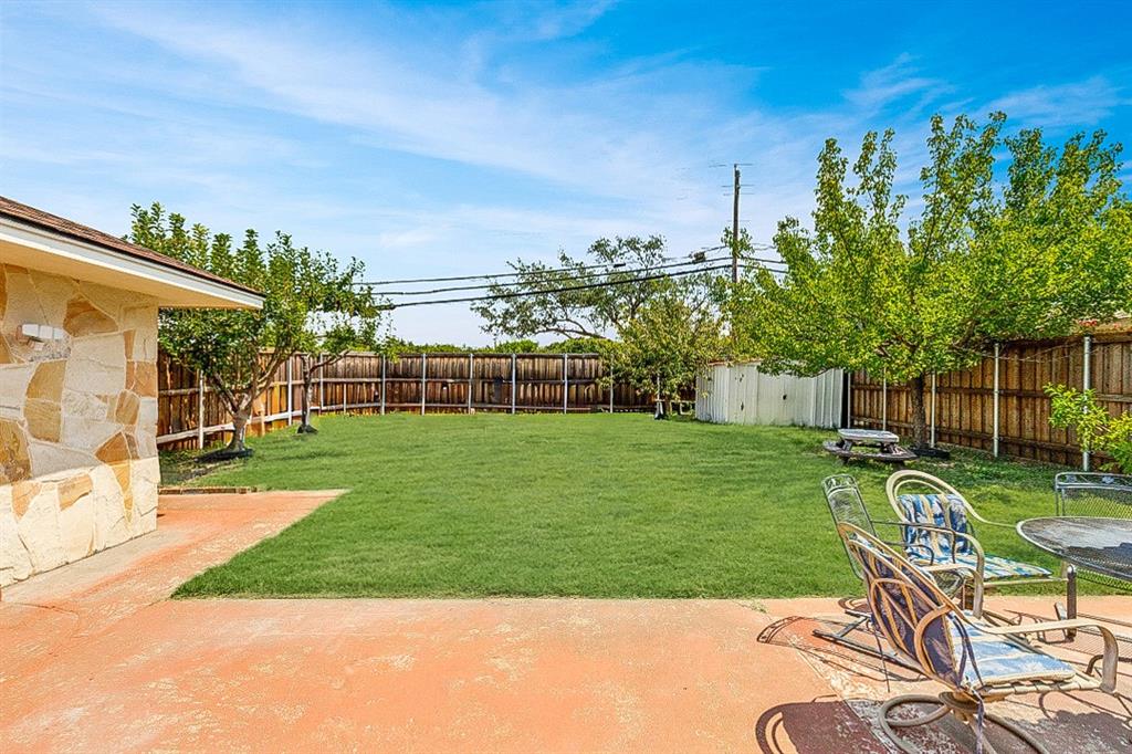2204 Brighton Lane