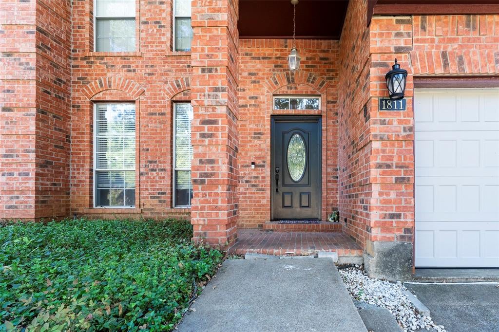 1811 Rolling Ridge Drive