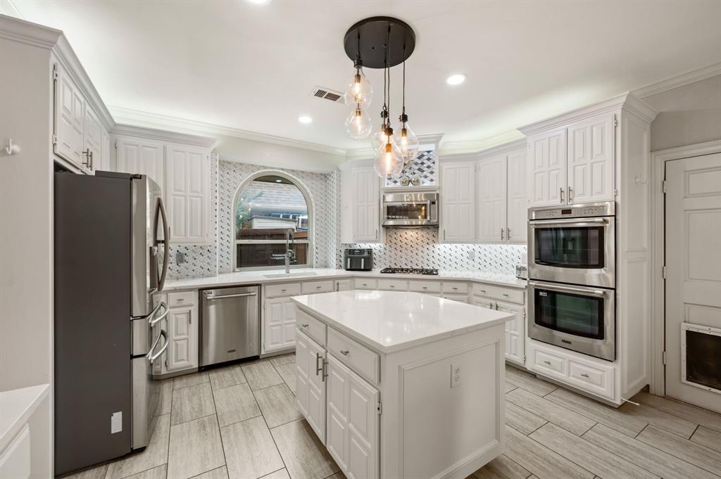 3036 Creekview Drive