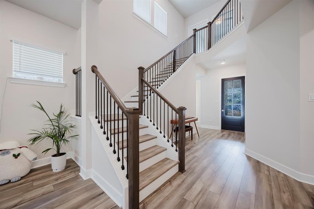 725 Blackland Drive