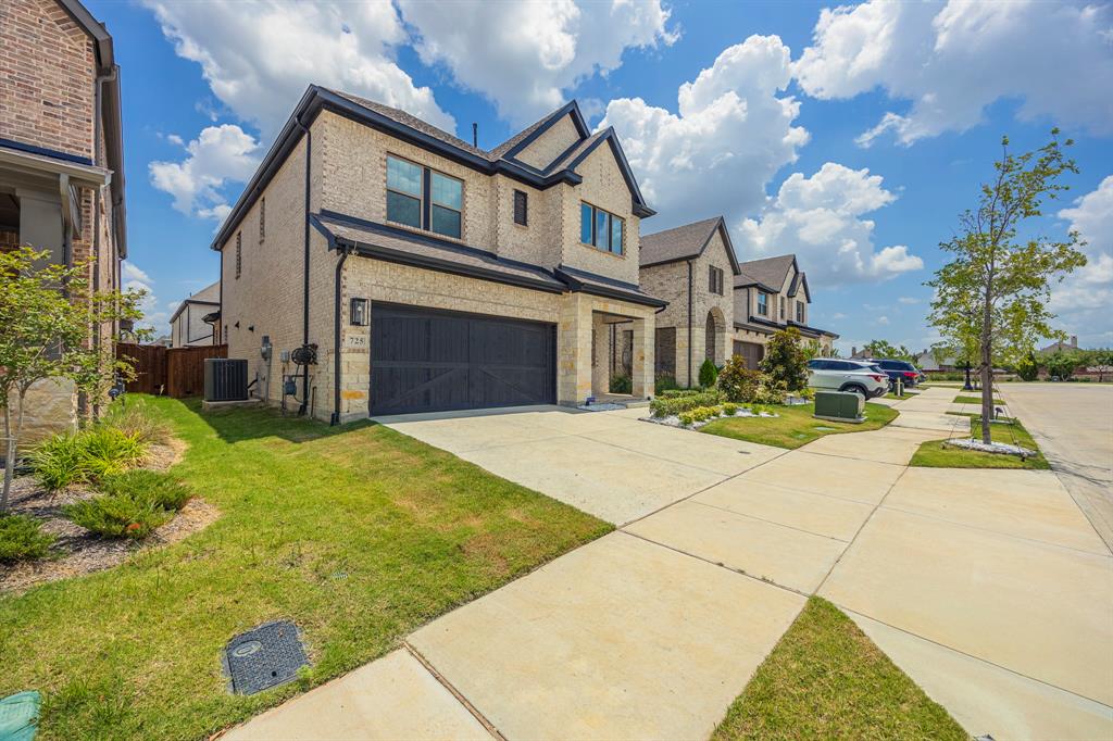 725 Blackland Drive