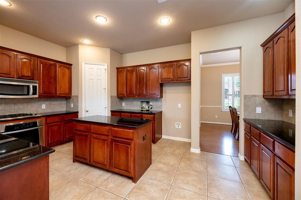 1713 Whispering Glen Drive