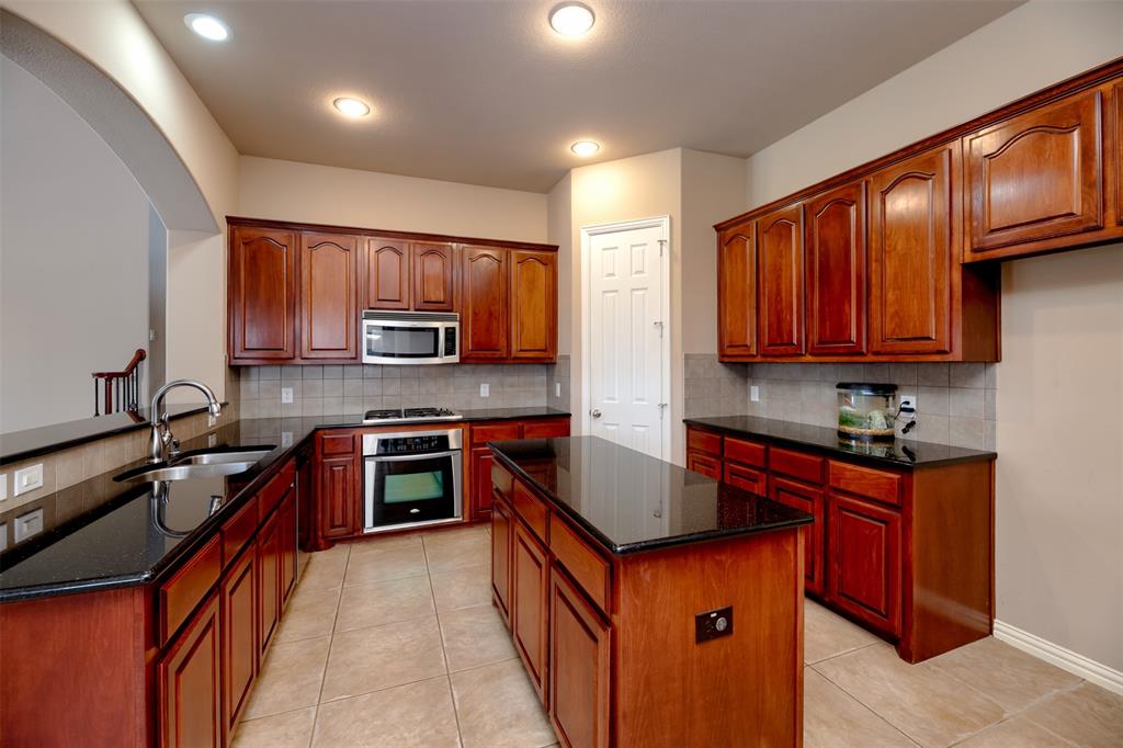 1713 Whispering Glen Drive