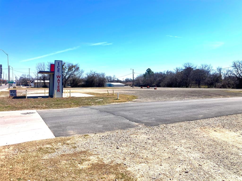 208 W Navarro Avenue