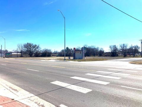 208 W Navarro Avenue De Leon TX 76444