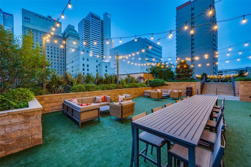 Metropolitan @ 1200 Main St - Residential