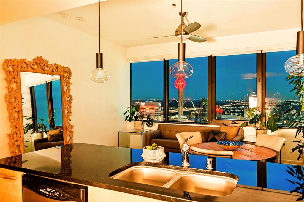 Metropolitan @ 1200 Main St - Residential