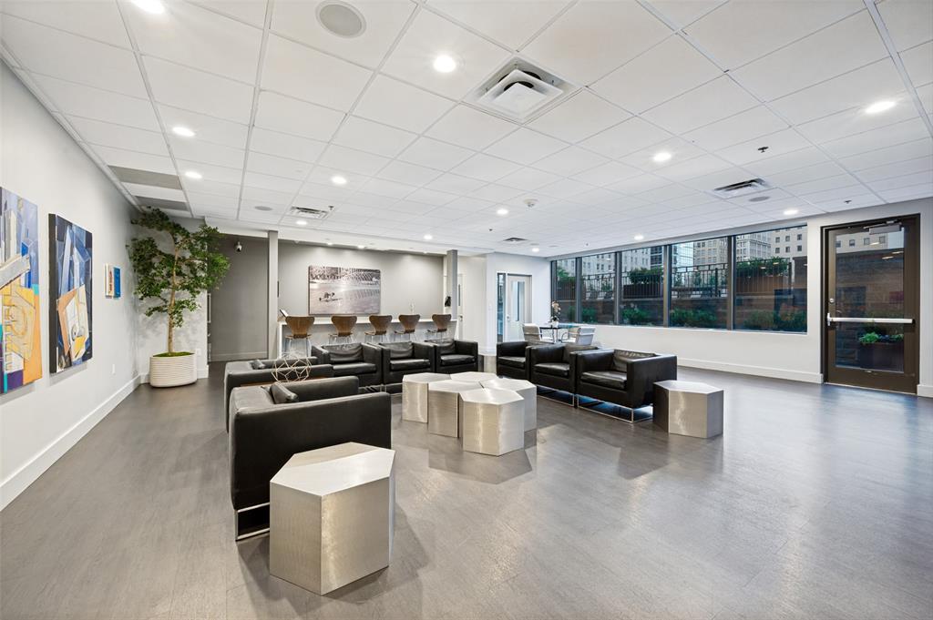 Metropolitan @ 1200 Main St - Residential