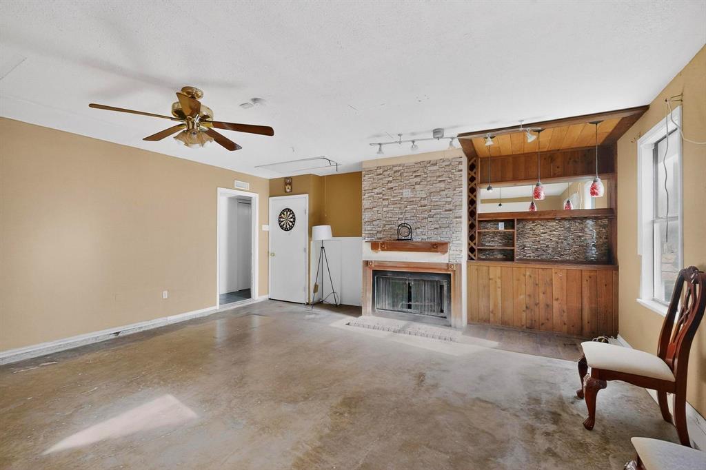 Woodlake 1 - Residential