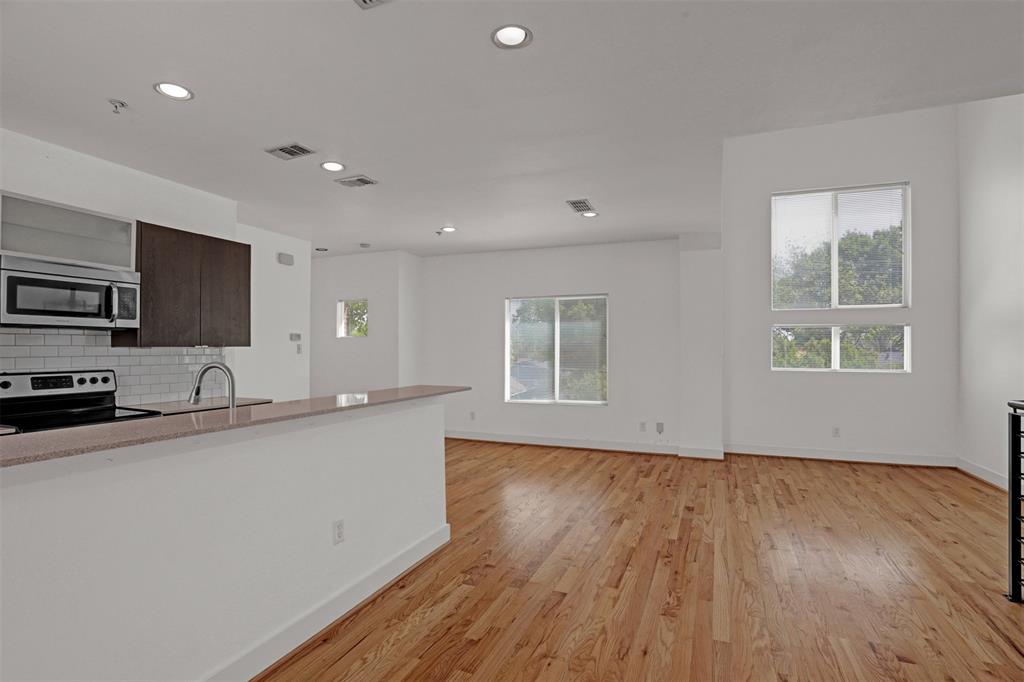 111 N Merrill Avenue