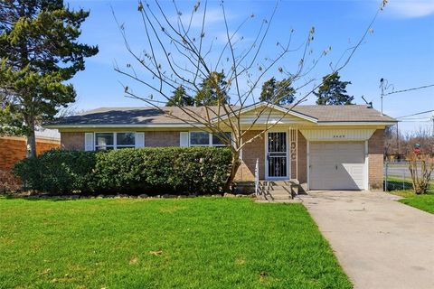 Photo of 3409 Heather Lane, Denton, TX 76209 (MLS # 21183310)