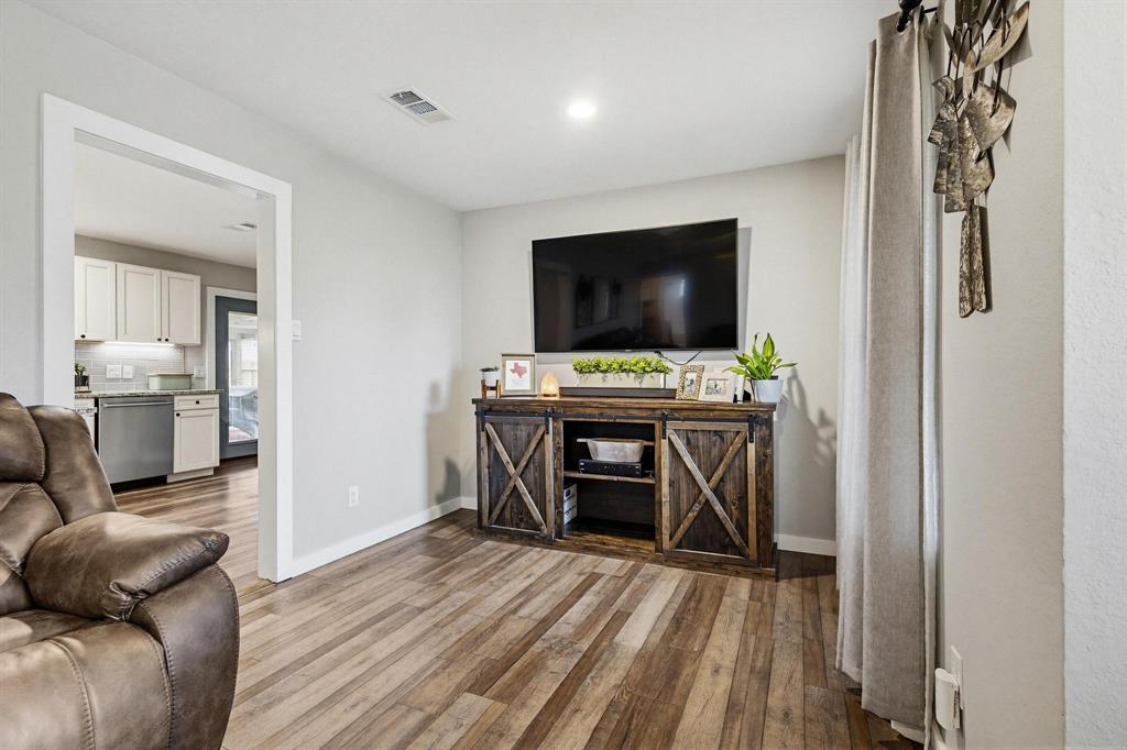 Valwood Park 04 - Residential