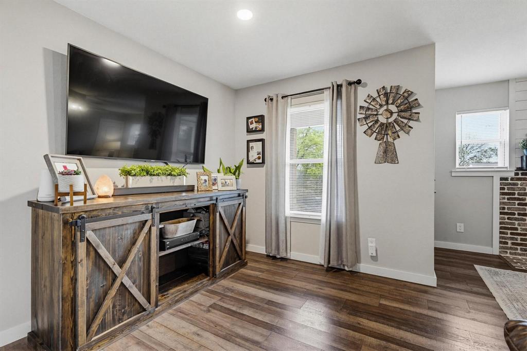 Valwood Park 04 - Residential