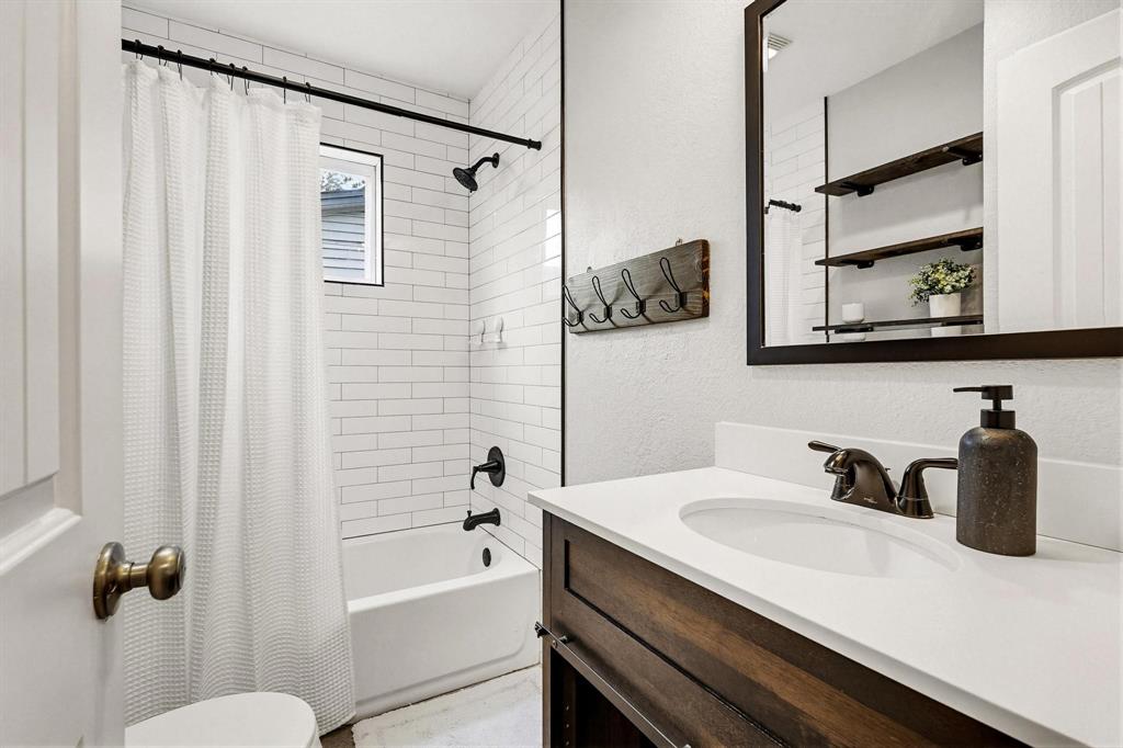 Valwood Park 04 - Residential