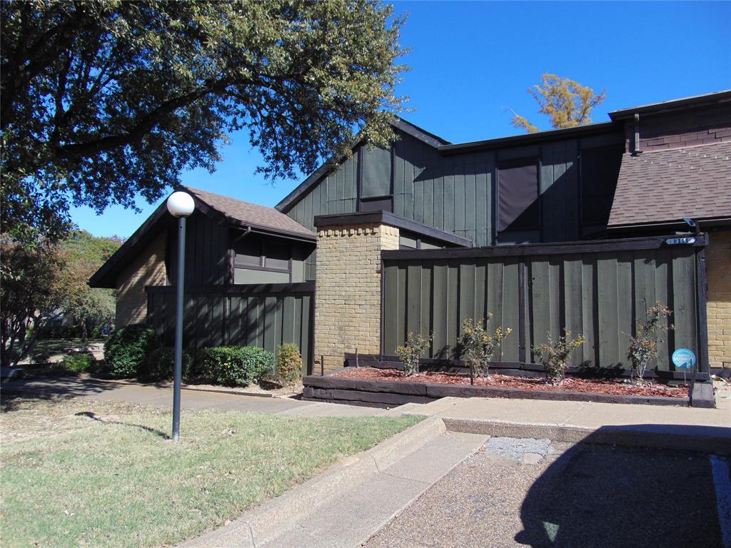 country creek condos - Residential