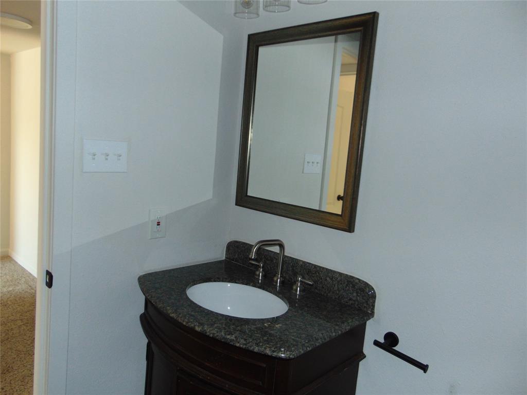 country creek condos - Residential