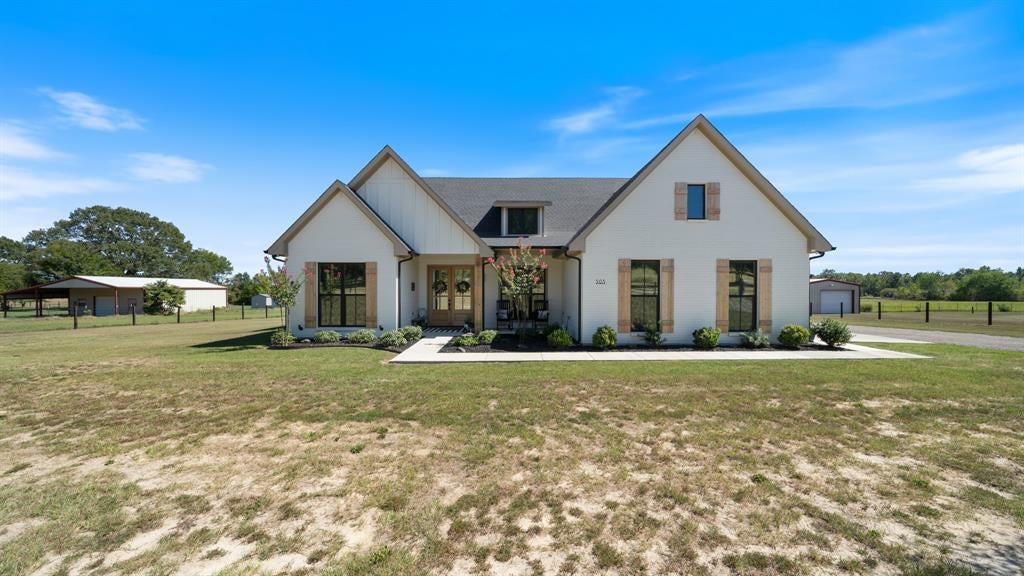 Photo of 505 Vz County Road 4106, Canton, TX 75103 (MLS # 21390468)