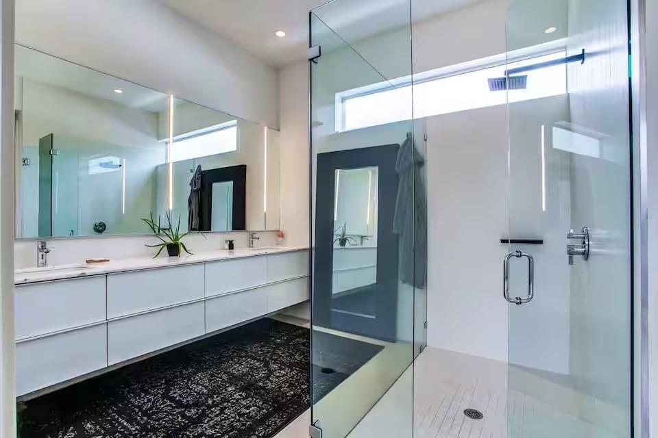 4401 Roseland Condo - Residential