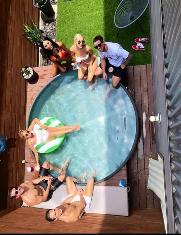 4401 Roseland Condo - Residential