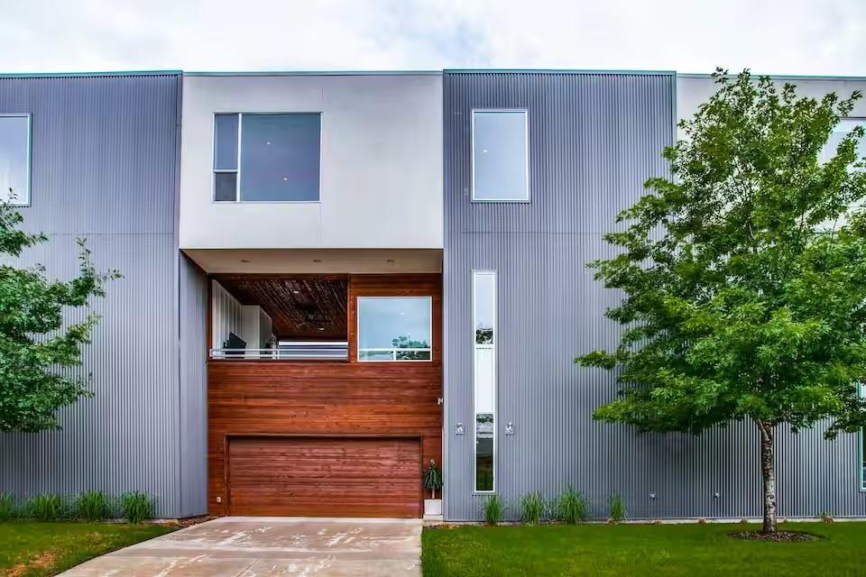 4401 Roseland Condo - Residential