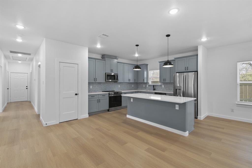 Joe A 02 Irvin - Residential