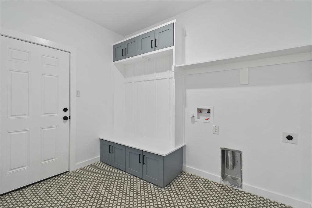 Joe A 02 Irvin - Residential