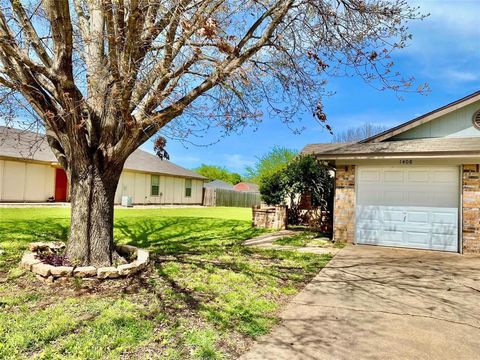 Photo of 1408 Walters Drive, Granbury, TX 76048 (MLS # 21195471)