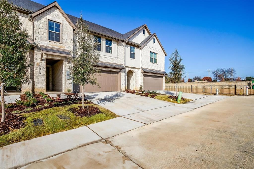 802 Homeplace Circle
