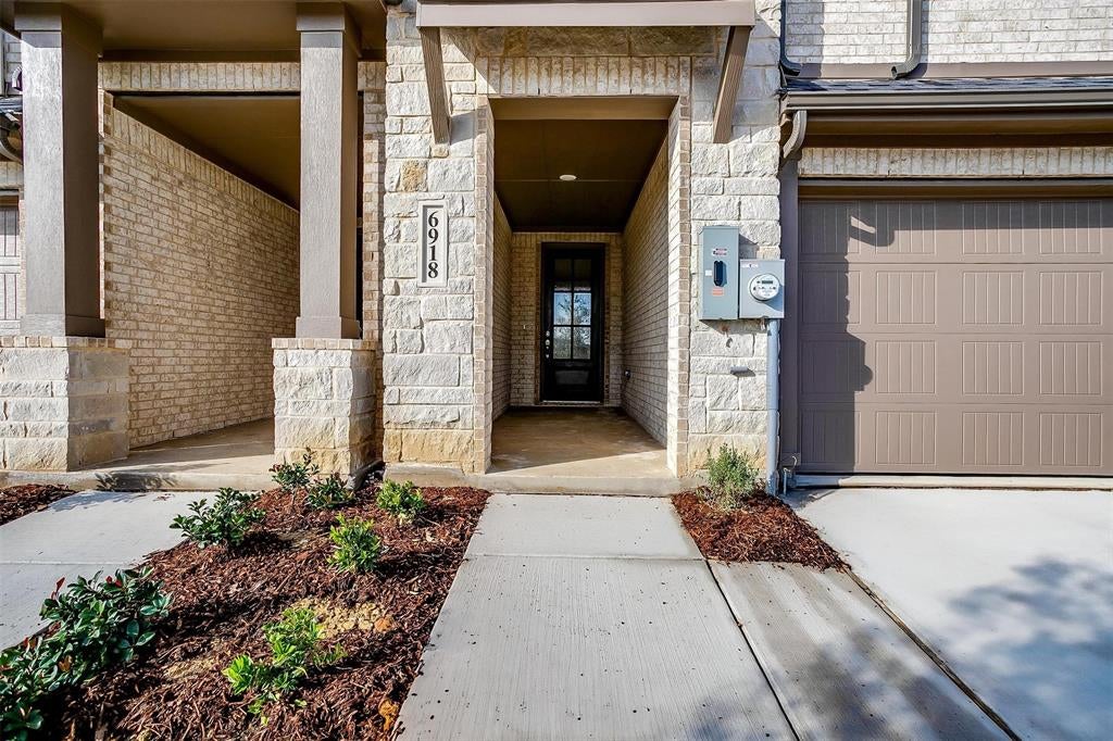 802 Homeplace Circle