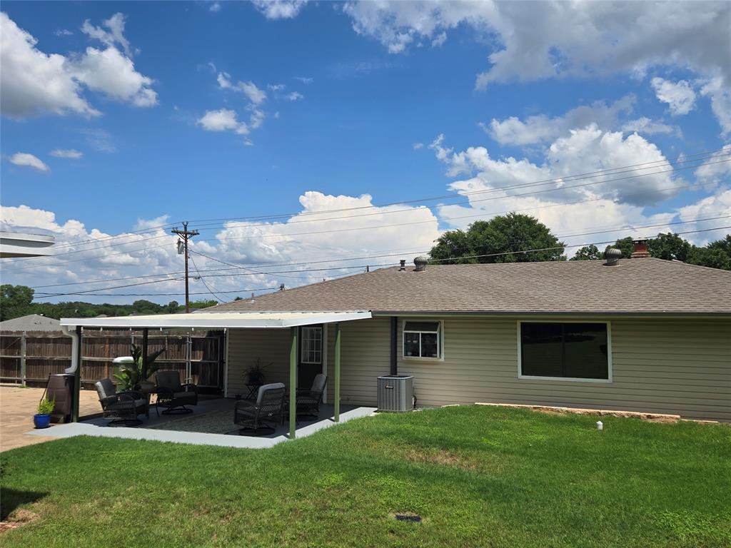 1316 E Apache Trail