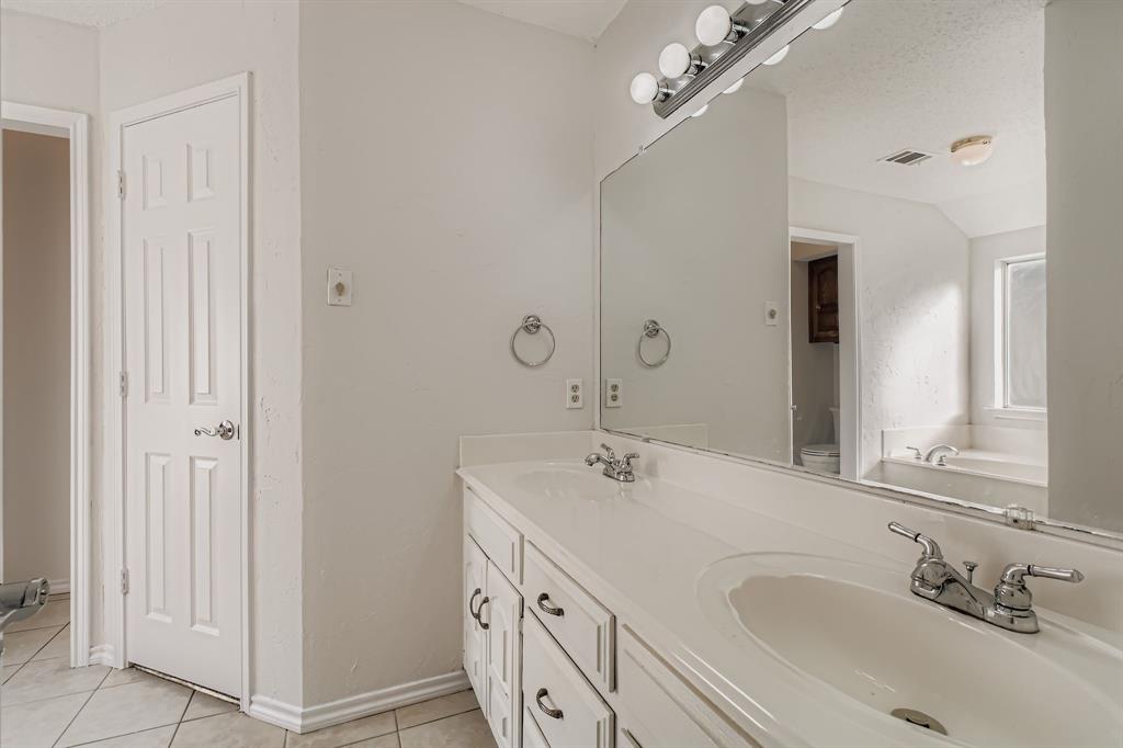 Bryan Place In Cedars Rev - Residential