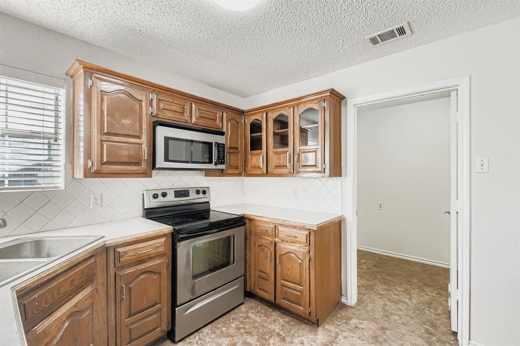 Bryan Place In Cedars Rev - Residential