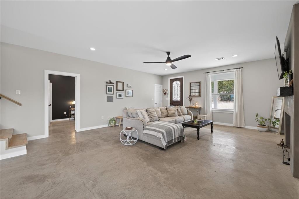 1301 Private Road 34