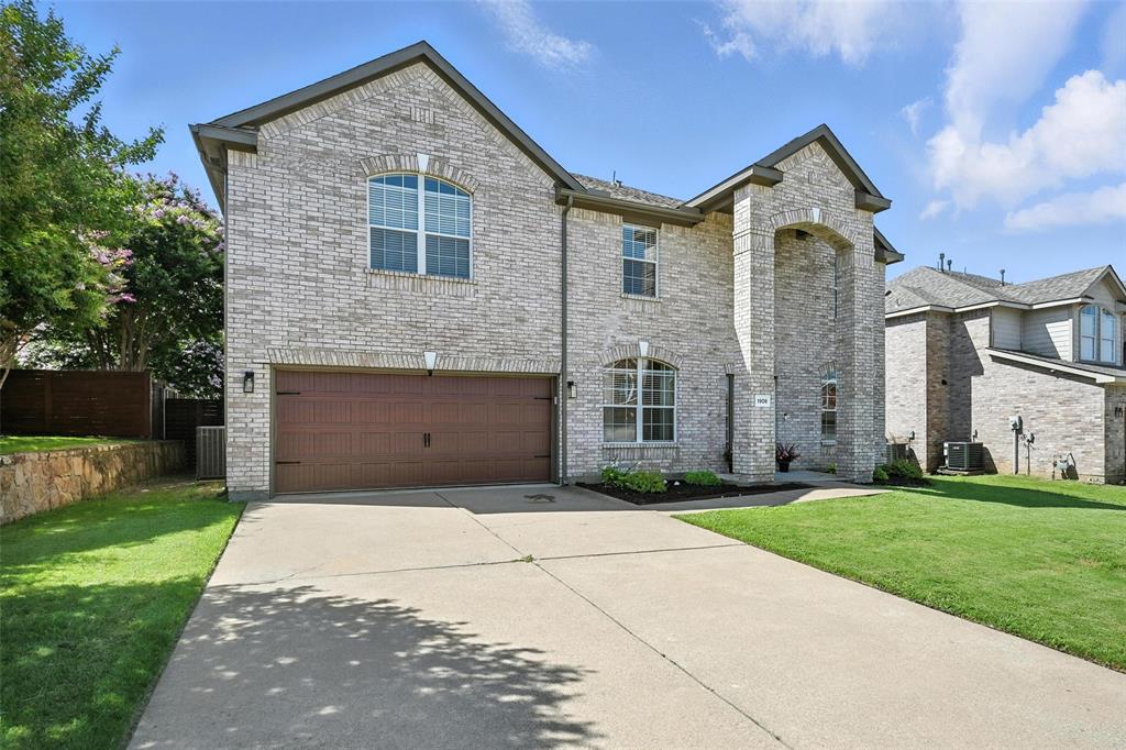1906 Walnut Hills Lane