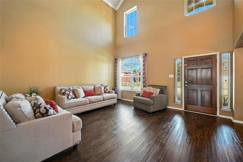 1906 Walnut Hills Lane