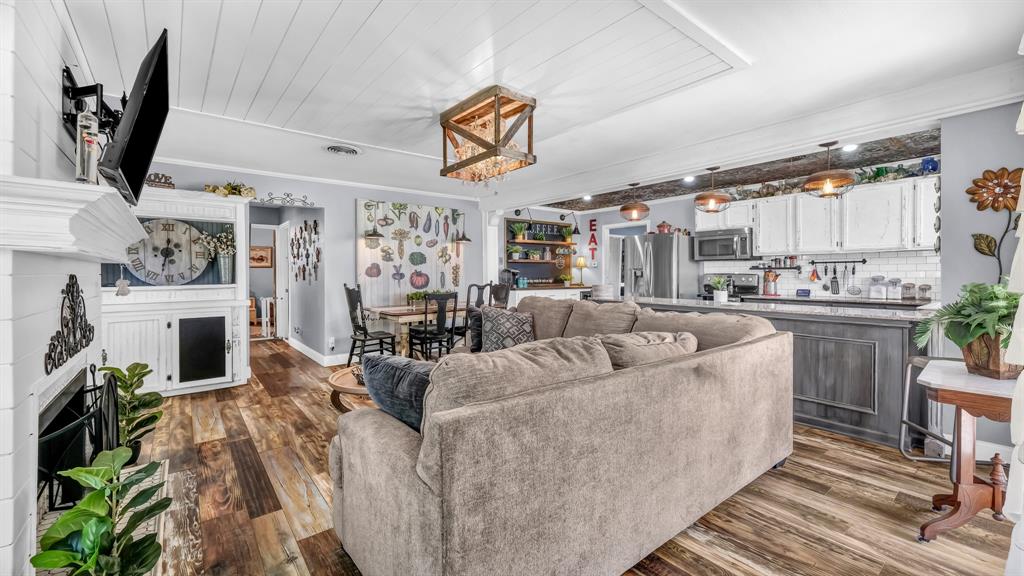 367 Hillcroft Drive