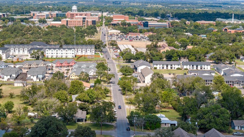 695 S Lillian Street