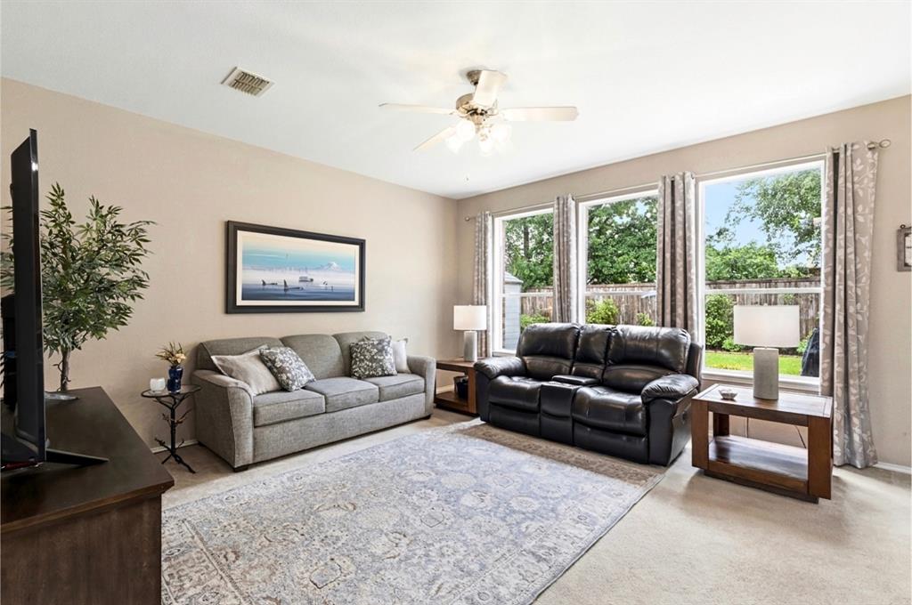 3609 Redwood Circle