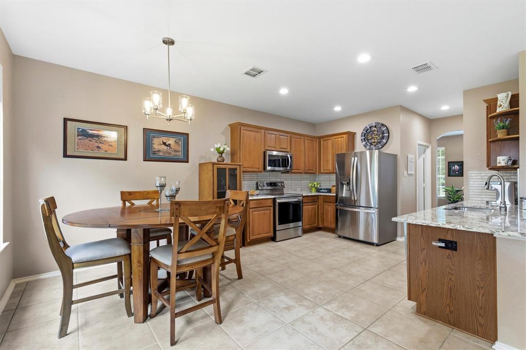 3609 Redwood Circle