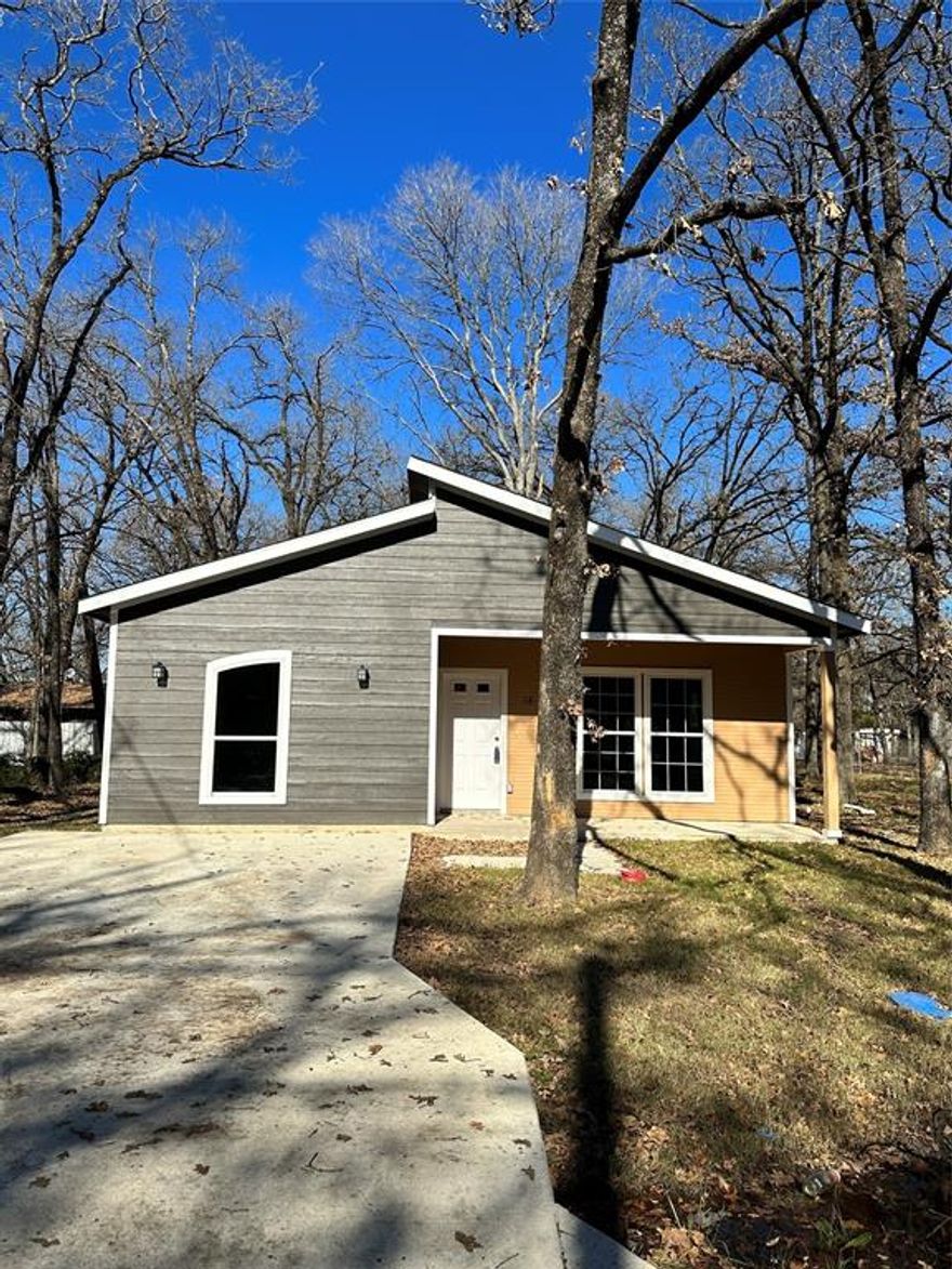 2 weeks free with quick move-in!
Gorgeous home for lease! This 3 bedroom 2 bath new build home is gracefully nestled amidst a landscape of towering trees, offering a soothing canopy of shade. Embrace the beauty of the outdoors while enjoying the modern comforts of a new build. Located just minutes
from shopping and Cedar Creek Lake!

Contact us today to schedule a viewing of your future home. Your dream house is just a phone call away!

Second-chance leasing is OK just no evictions or recent felonies in the last 3 years. 
Most criminal records are not an issue. Reach out with questions. You must make 3x the rent minimum to qualify.

Pets OK with deposit.