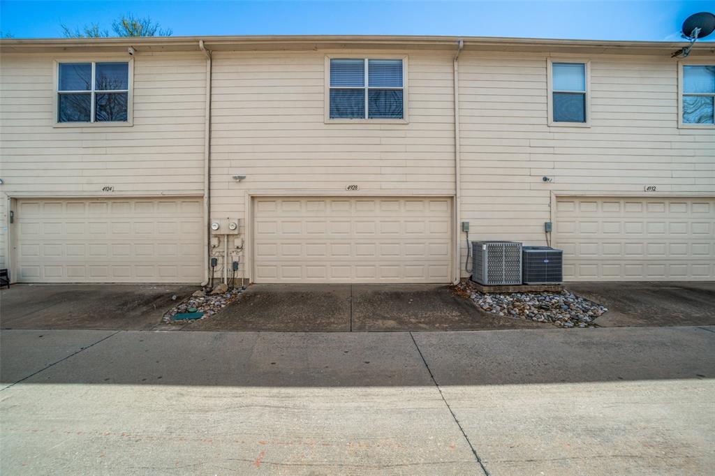 Pasquinellis Village On The Green - Residential