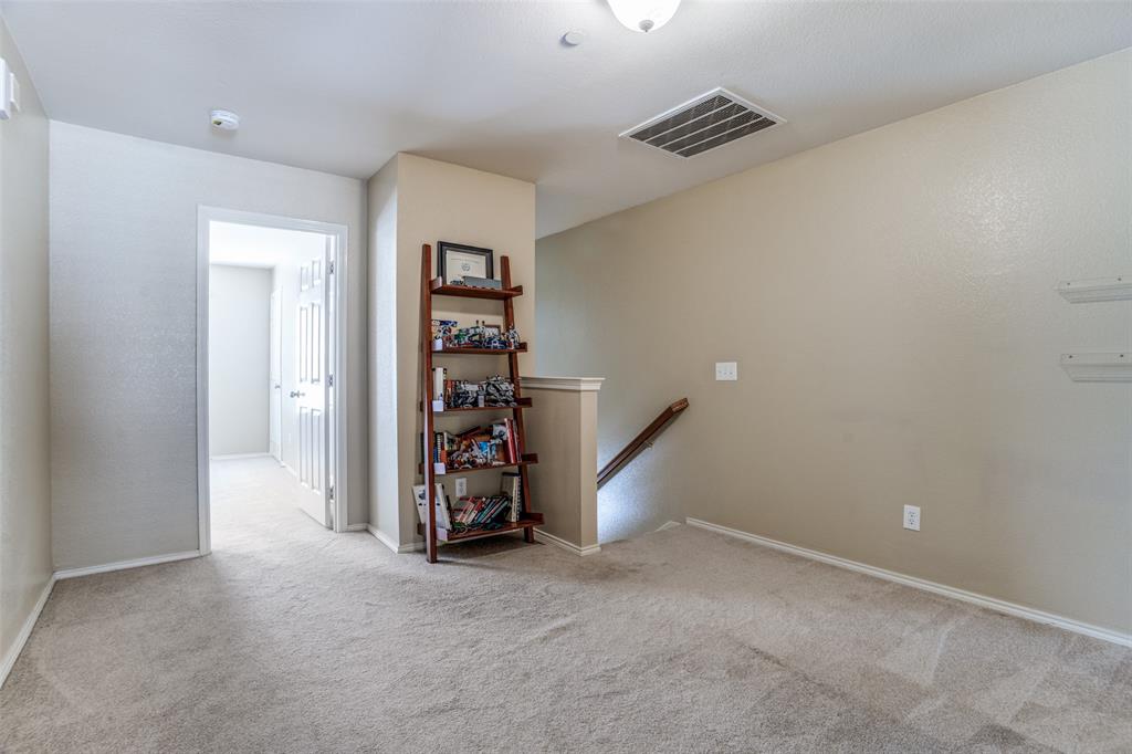 Pasquinellis Village On The Green - Residential