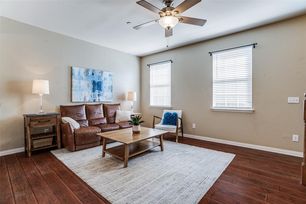 Pasquinellis Village On The Green - Residential