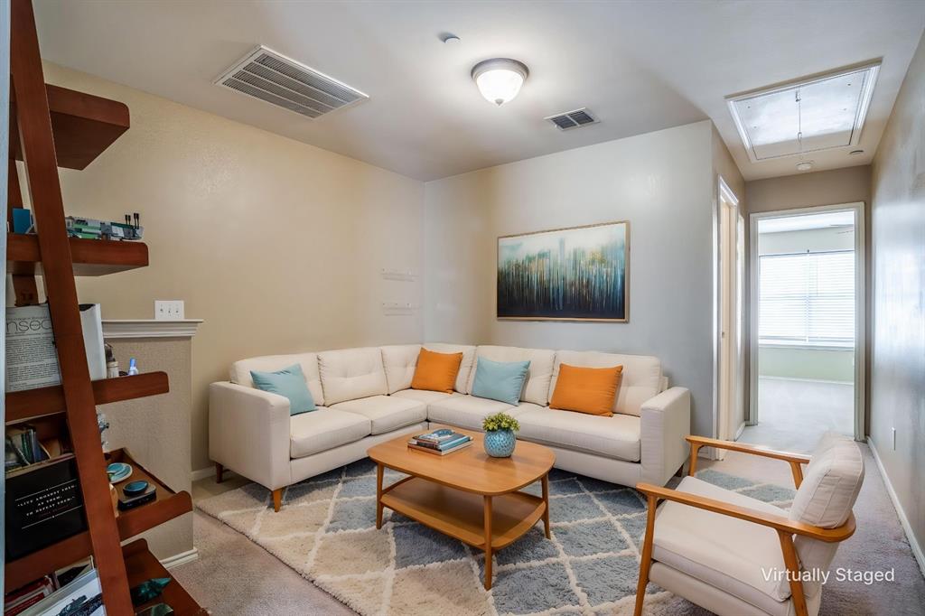 Pasquinellis Village On The Green - Residential