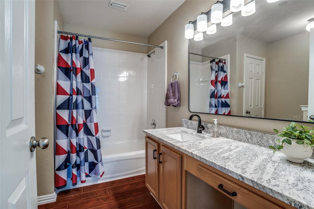 Pasquinellis Village On The Green - Residential