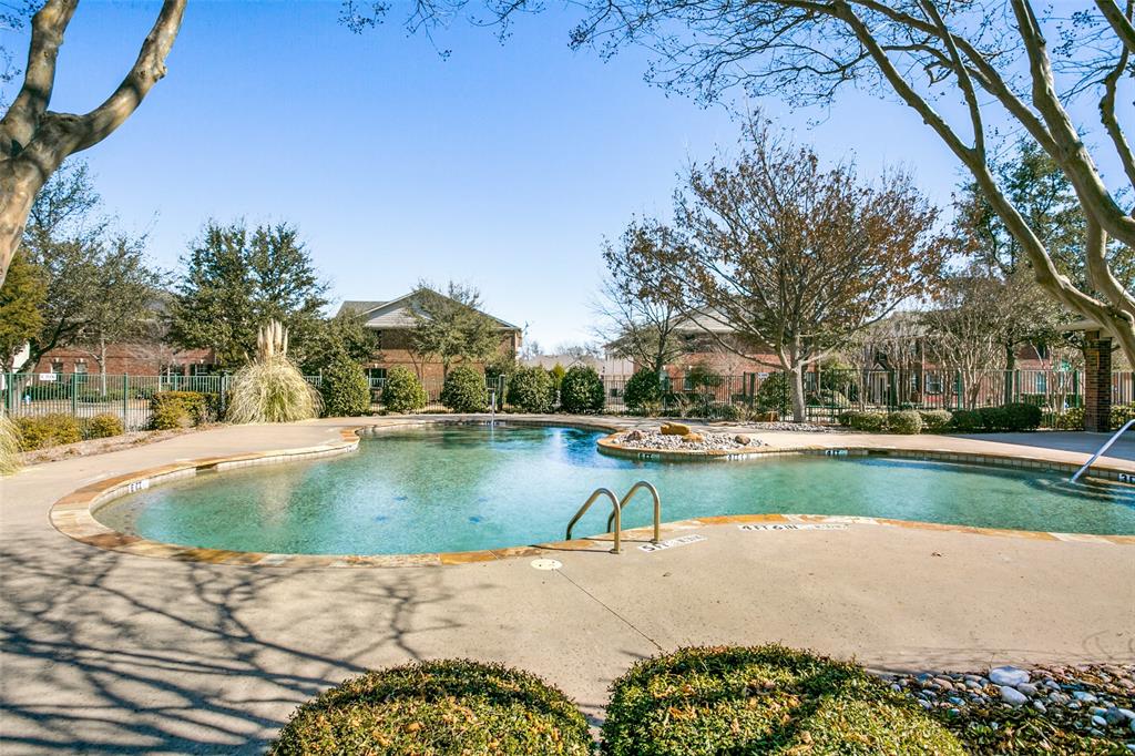 Pasquinellis Village On The Green - Residential