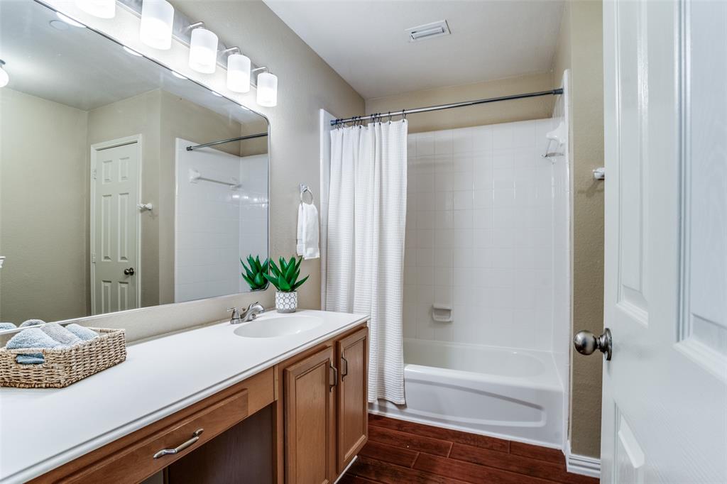 Pasquinellis Village On The Green - Residential