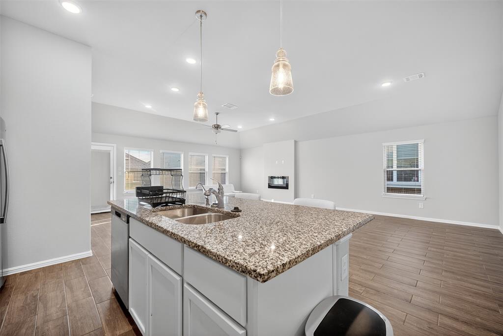 WOODSTONE PH 1 - Residential Lease