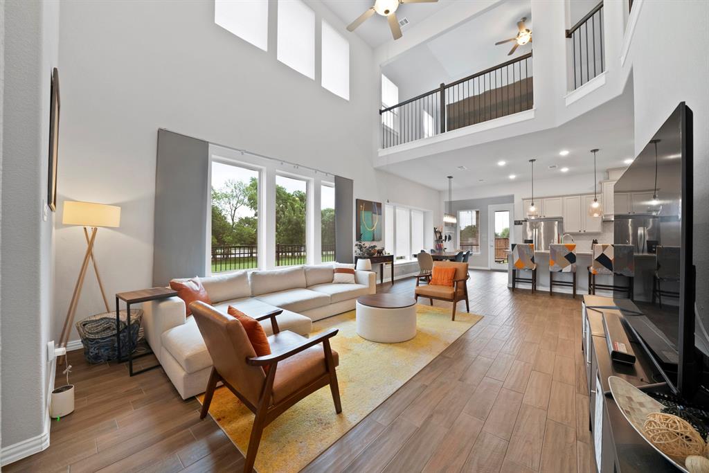2502 Westbank Trail